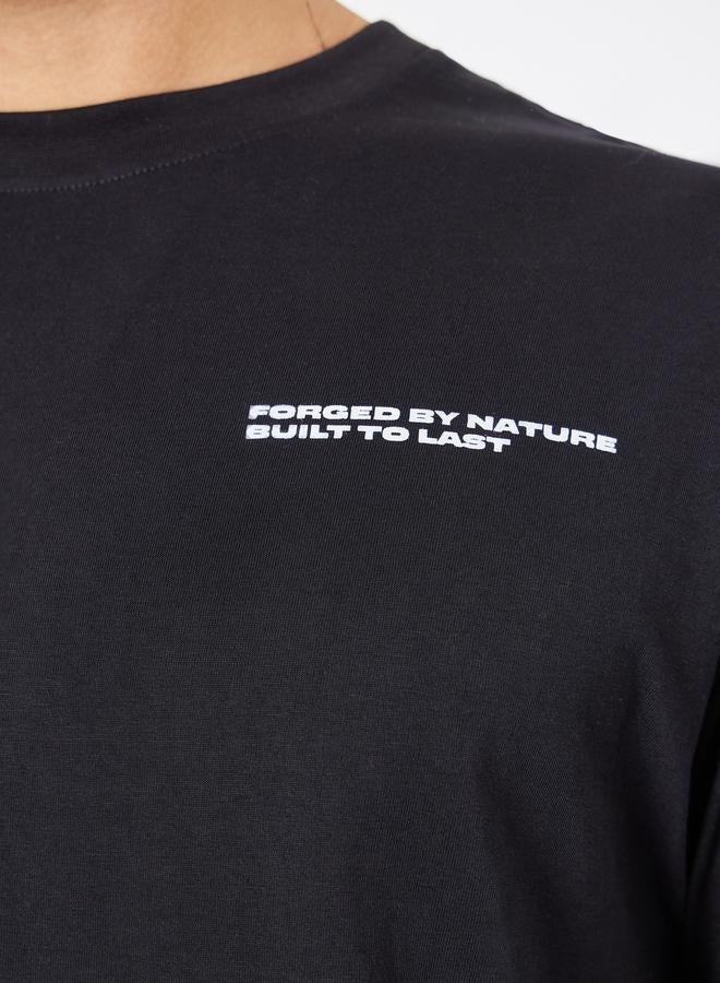 ستايلي تيشيرت بطبعة جرافيك وقصة واسعة للرجال - Image 3